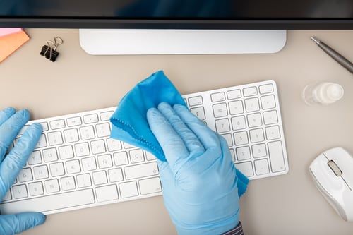 How to Choose a Commercial Cleaning Company in Milwaukee (and What to Put in the Scope)