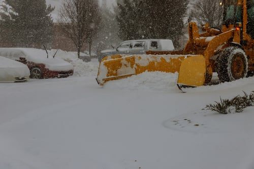 What a Good Commercial Snow Plowing Contract Should Say